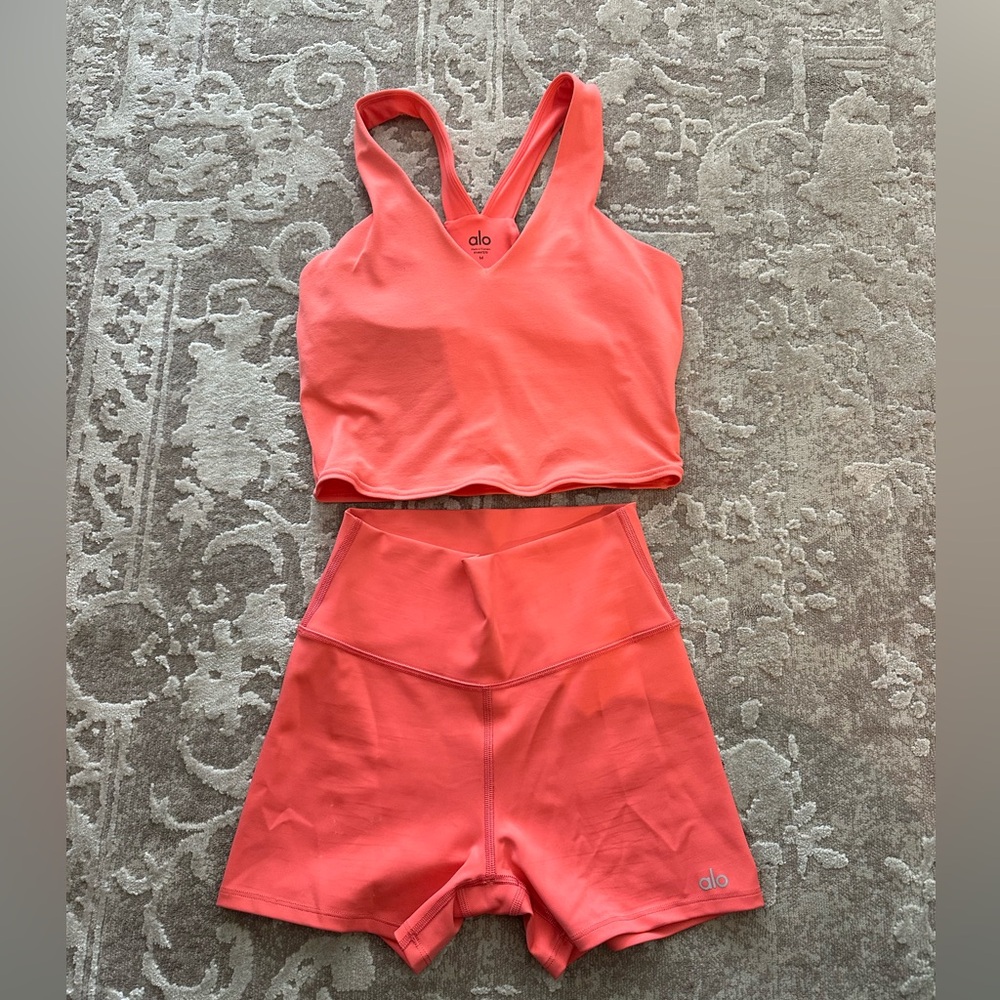 Alo coral biker short set
